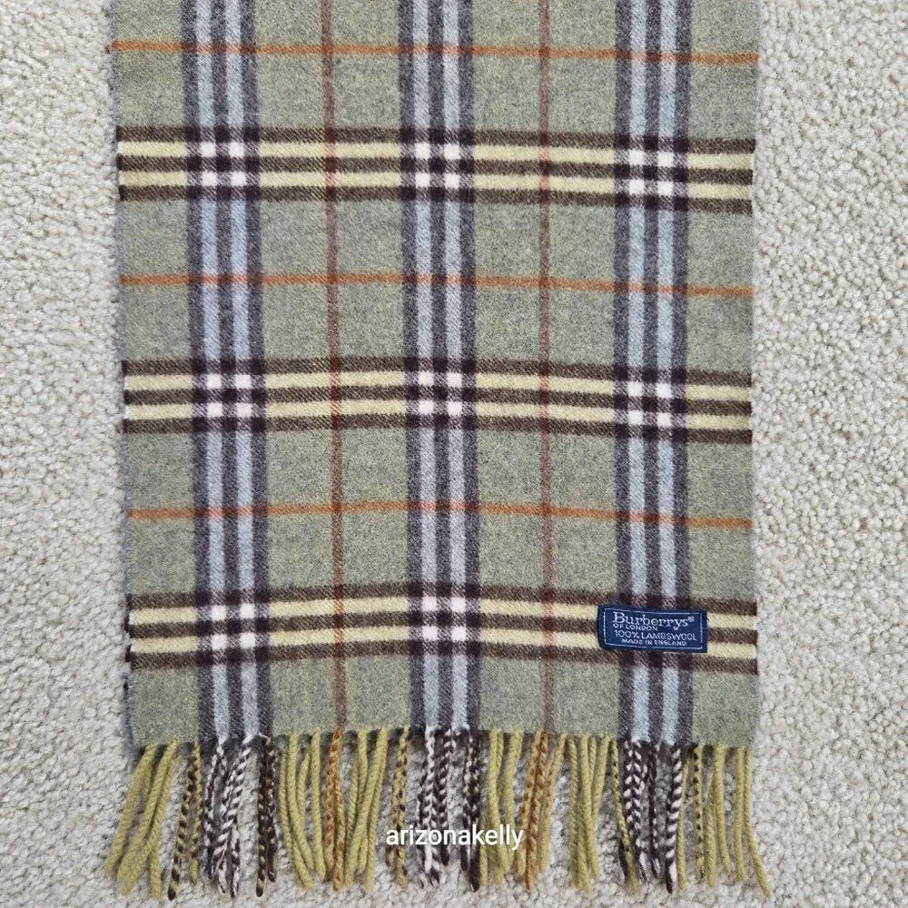 PERFECT! Vintage Burberry Wool Plaid Scarf